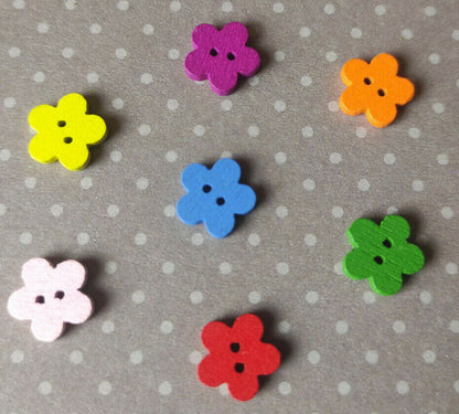 50 kleine Knöpfe - Blumen aus Holz 10 mm Blumenknöpfe bunt 7 Farben zur Auswahl